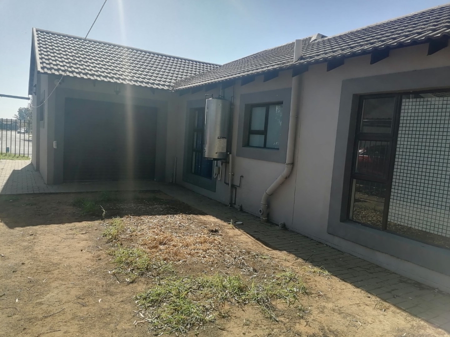 3 Bedroom Property for Sale in Bloemspruit Free State